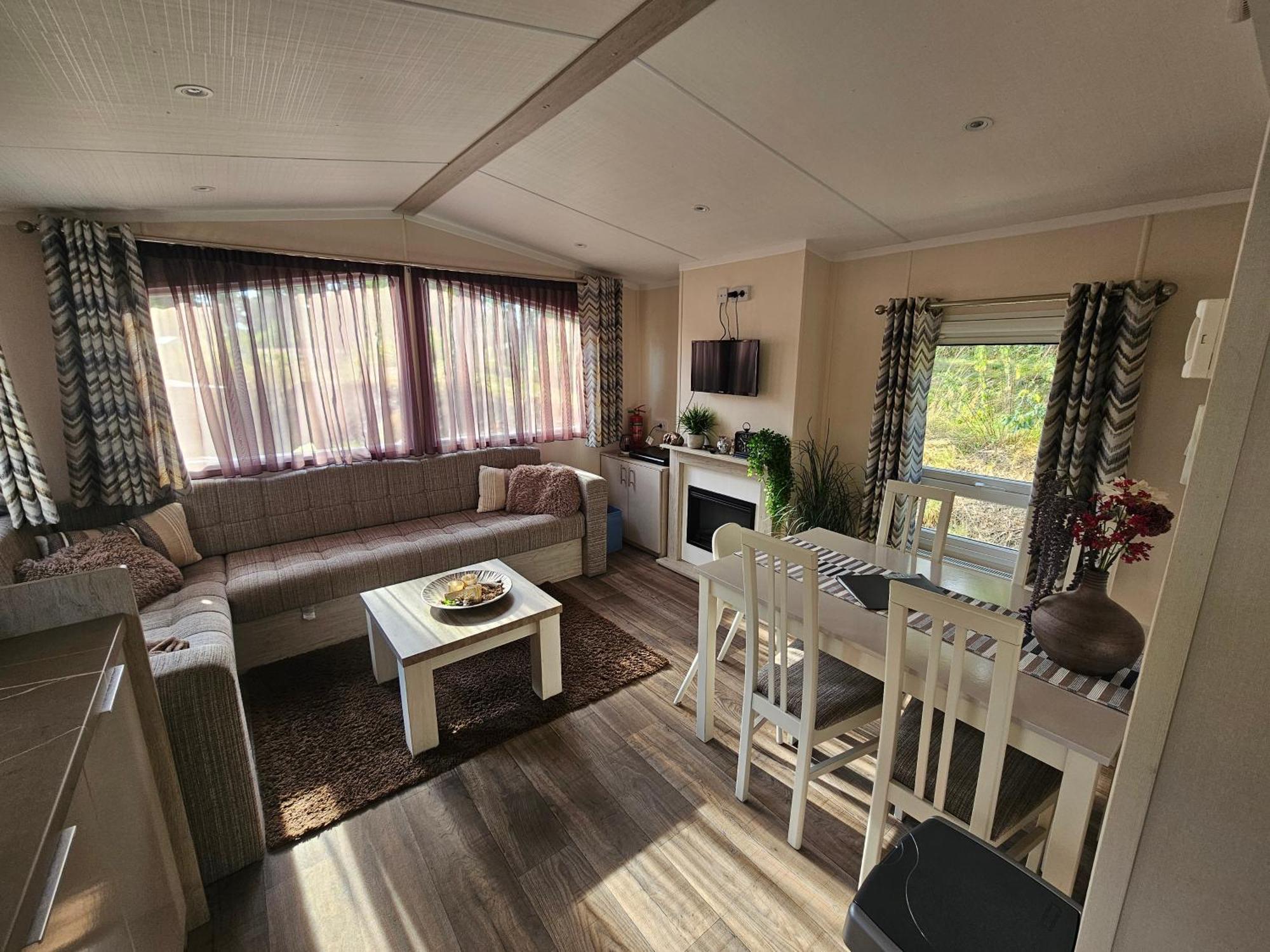 Luxe 4 Persoons Chalet Op 5 Sterren Camping 랄트 외부 사진